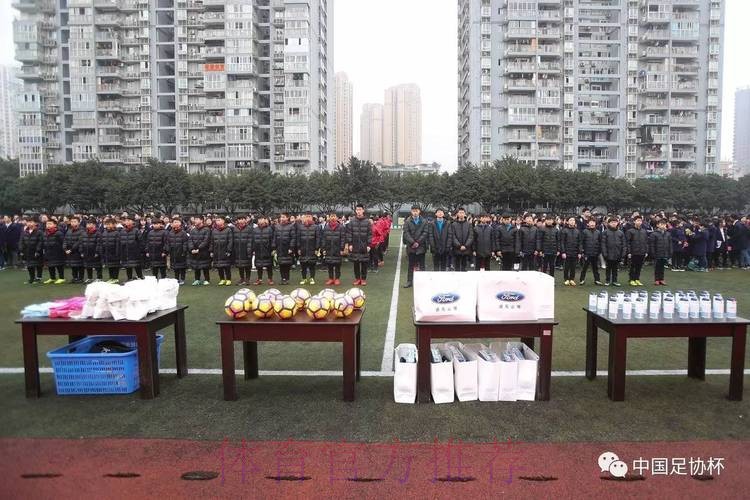 超级杯前萌芽赛温暖上演 恒大苏宁球员化身教练 超级杯前萌芽赛温暖上演 恒大苏宁球员化身教练